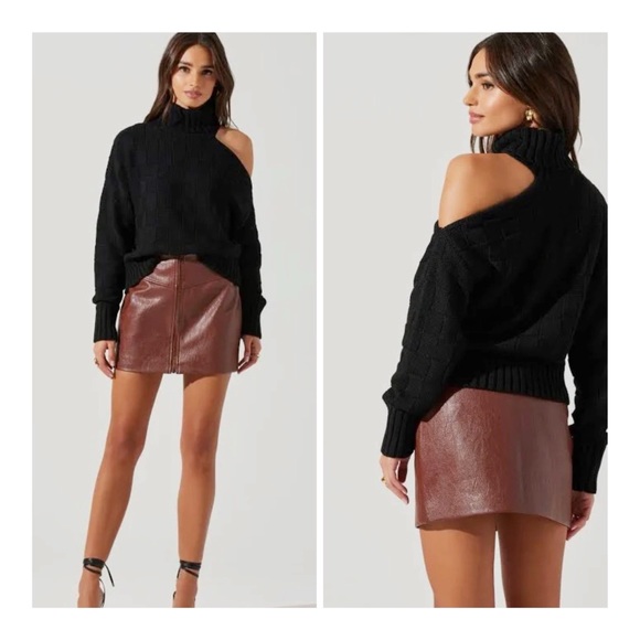 Astr Sweaters - ASTR the Label Cutout Oversized Turtleneck Sweater in Black